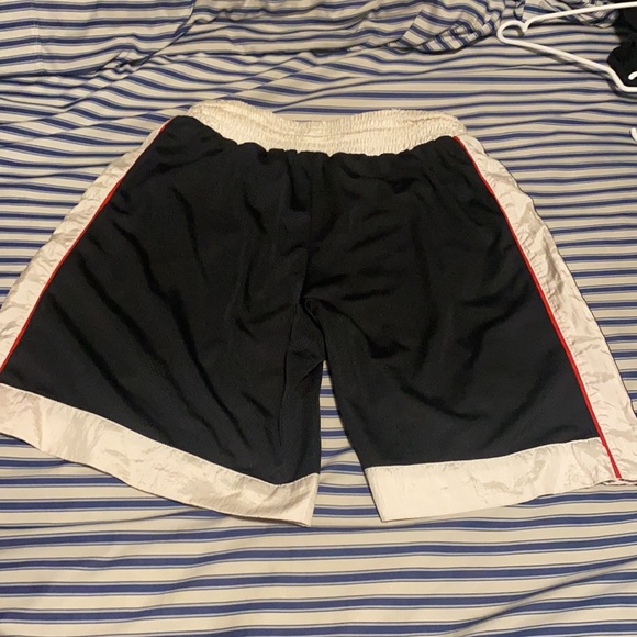 Short Champion - Picture 3 of 4